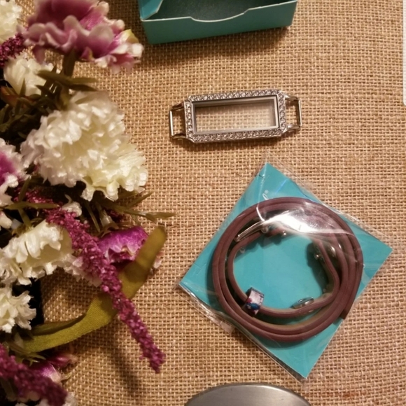 Locket BAR w Floral WRAP BRACELET 7/8" - Picture 3 of 3